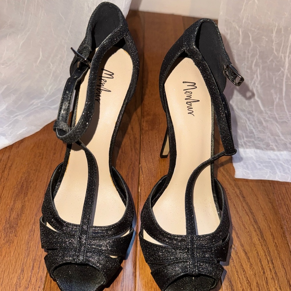 Menbur Black Heels with Elegant Embellishments